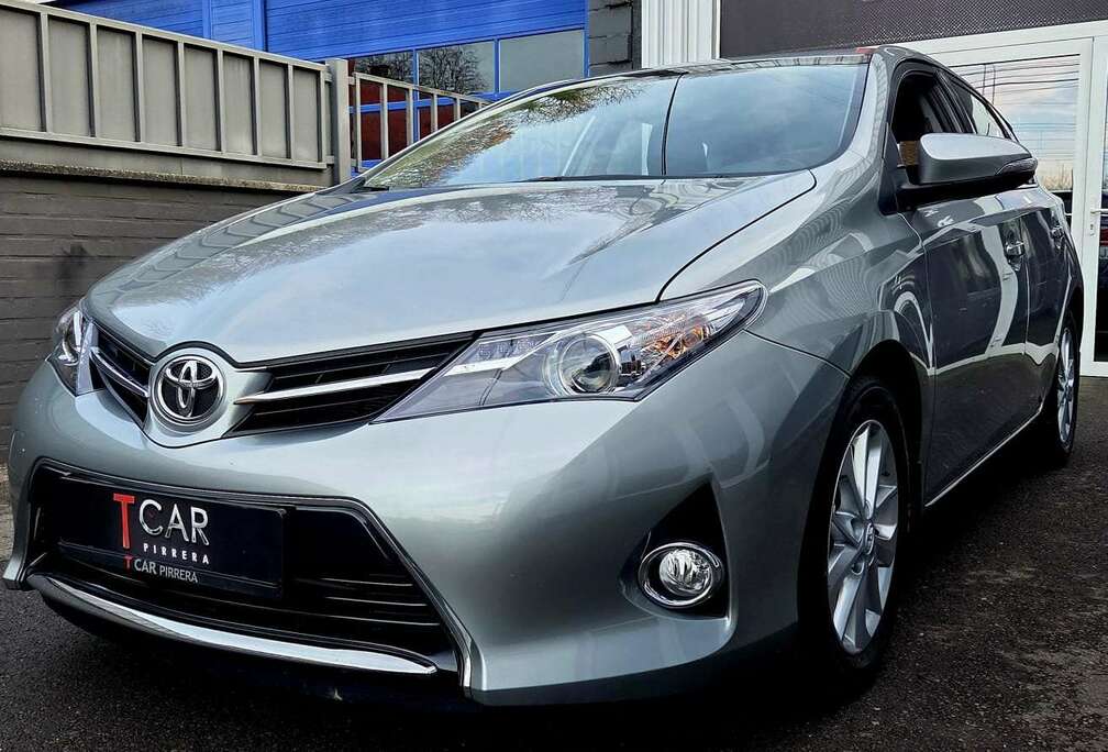 Toyota Auris 90 D-4D    9500 KM
