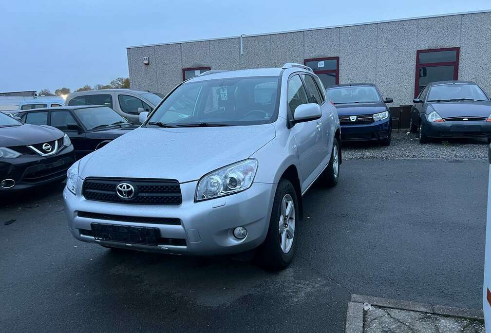 Toyota RAV4 2.0i VVT-i 16v