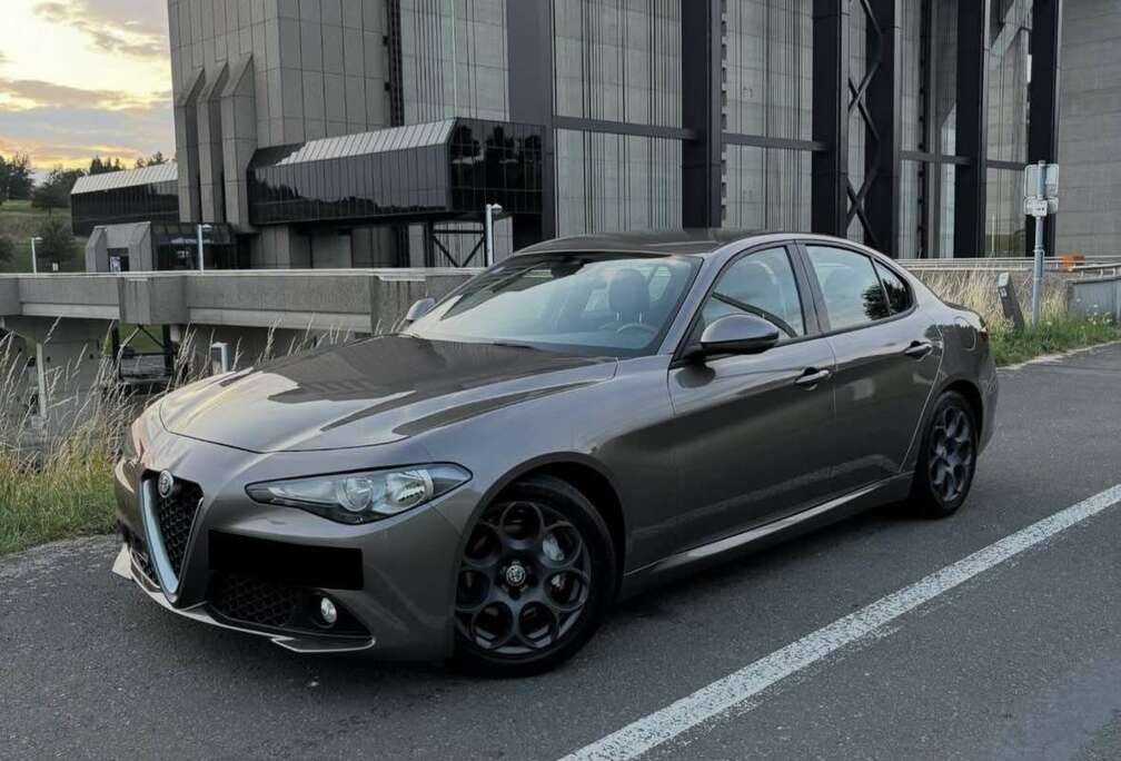 Alfa Romeo 2.0 Turbo Super