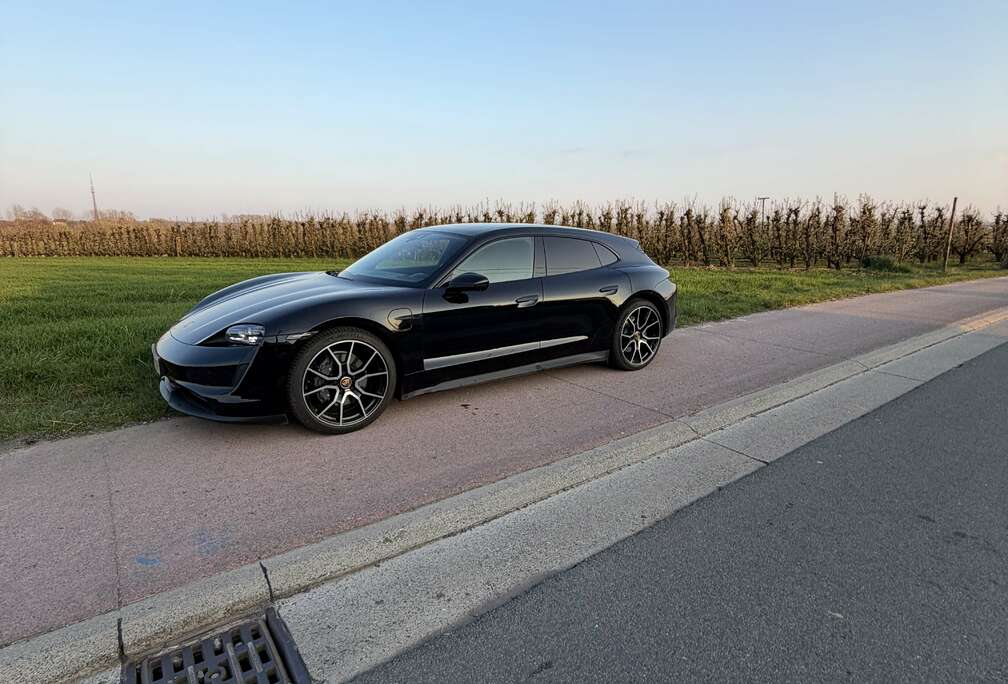 Porsche Sport Turismo 93.4 kWh