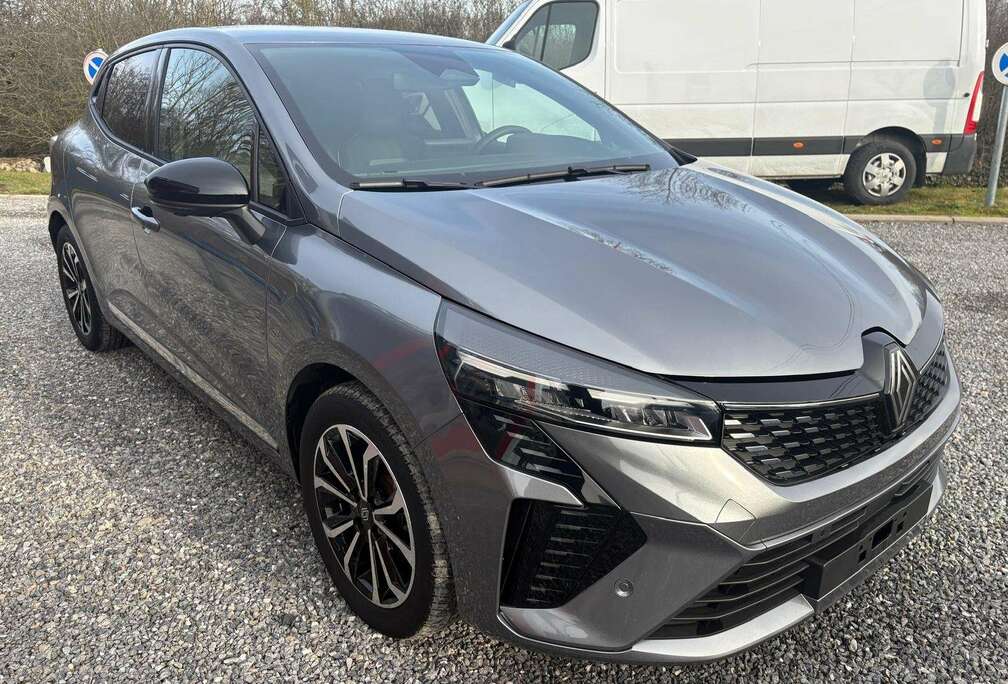 Renault Clio Techno 1.6 E-Tech Hybrid