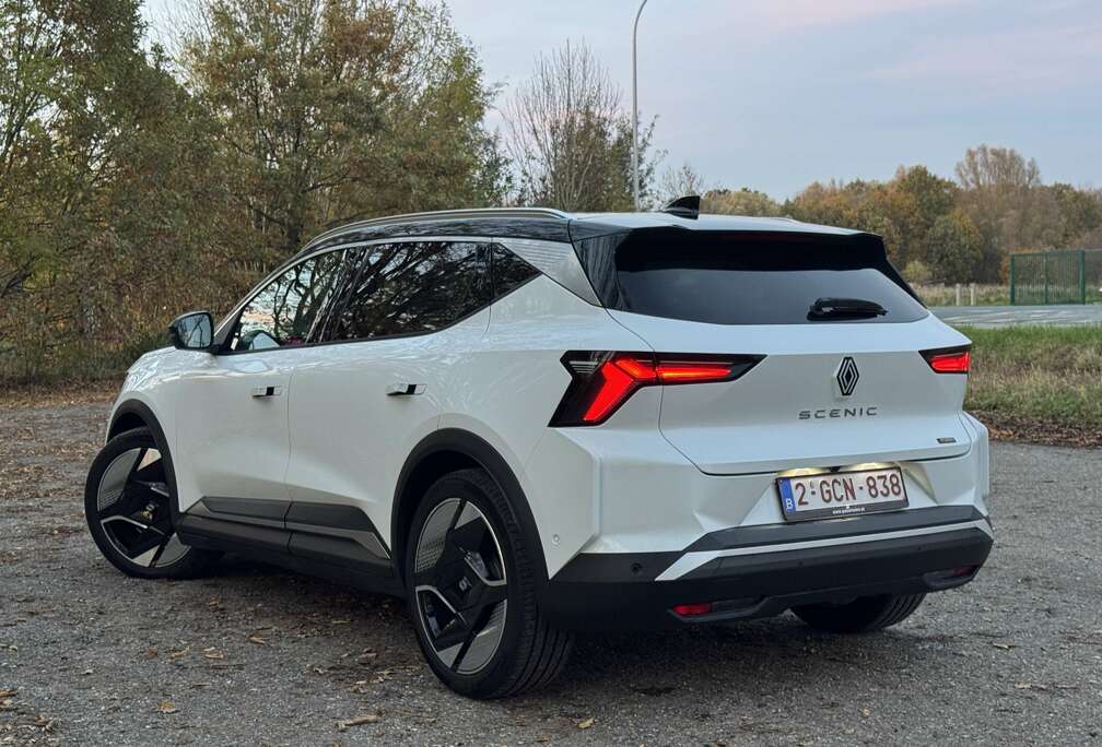 Renault E-Tech Long Range Iconic