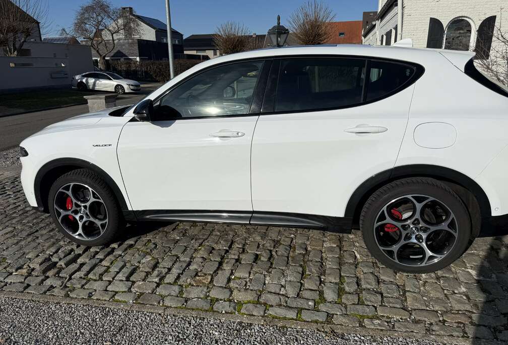 Alfa Romeo PHEV 1.3 Q4 Veloce (206 kW)