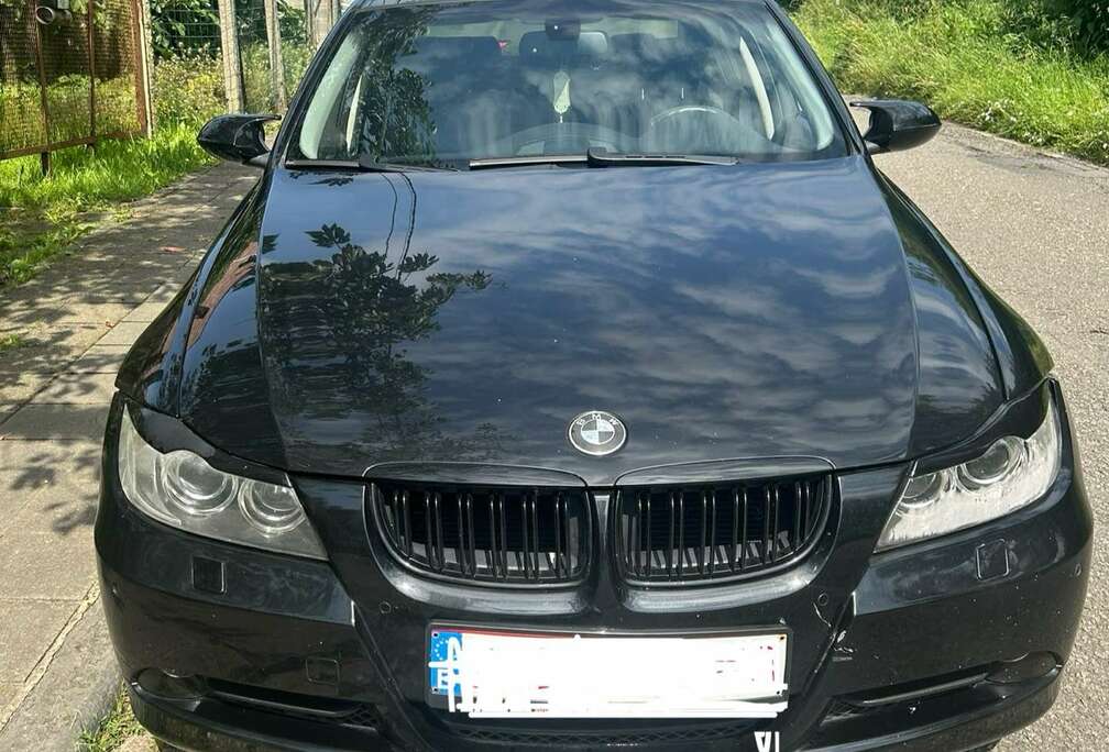 BMW 320i