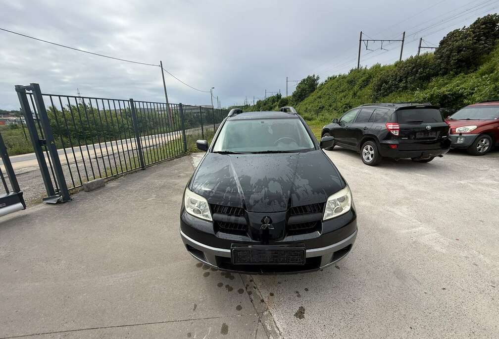 Mitsubishi 2.0 Comfort ONLY EXPORT AFRIQUE