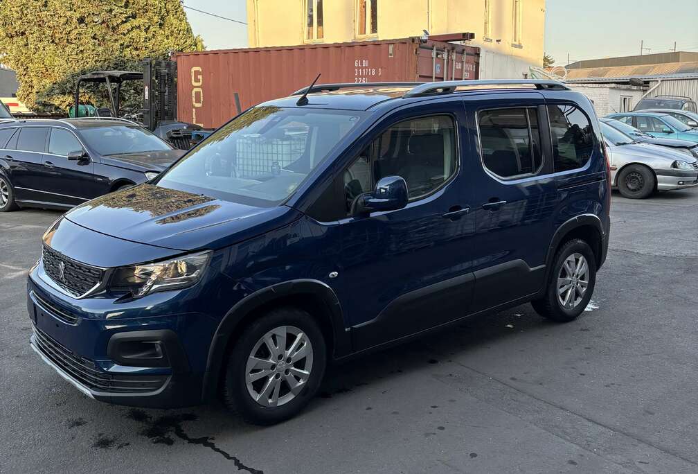 Peugeot 1.5 BlueHDi Standard Allure S&S