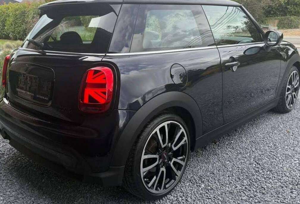 MINI Mini 1.5 Cooper/ Face Lift 2022 Jantes 18 JCW/ Enigmatic Black métallisé.