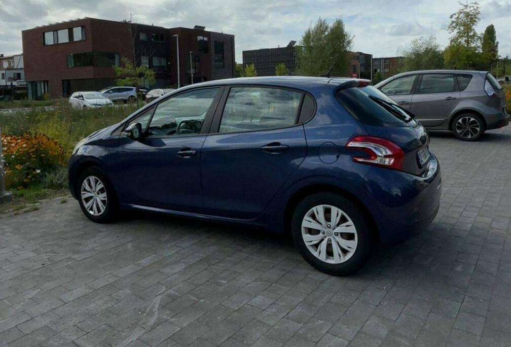 Peugeot 208 1.2i Active