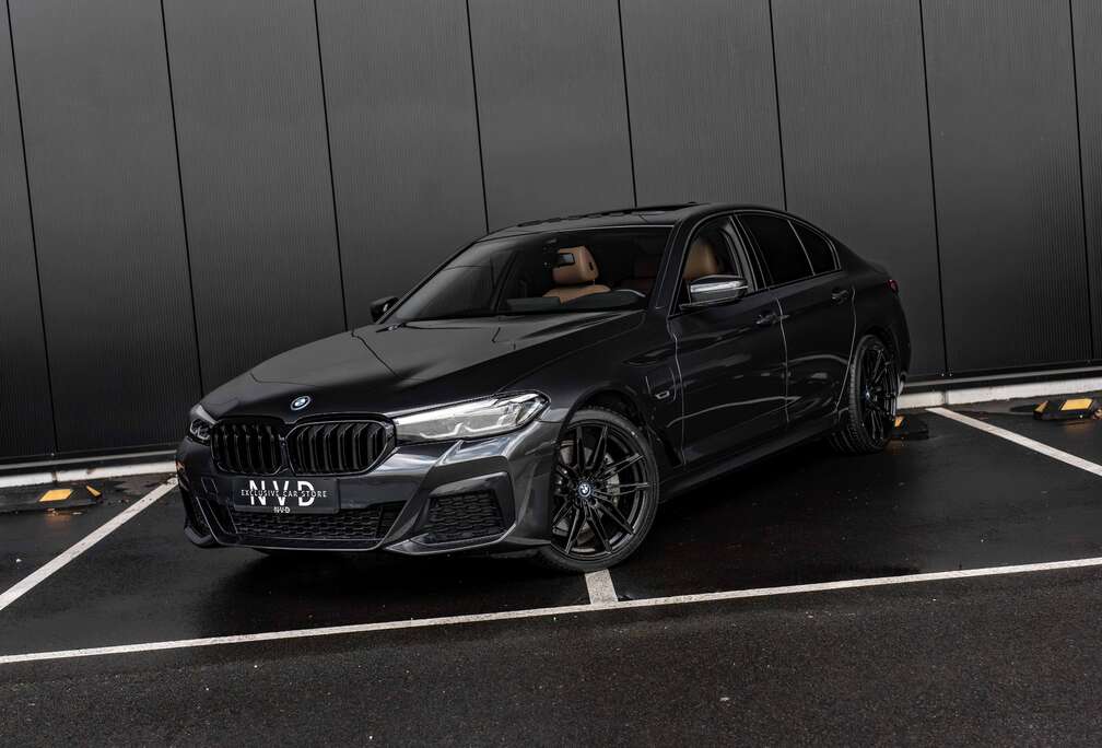 BMW E  M-Sport  Pano  H. Kardon  Sport Seats