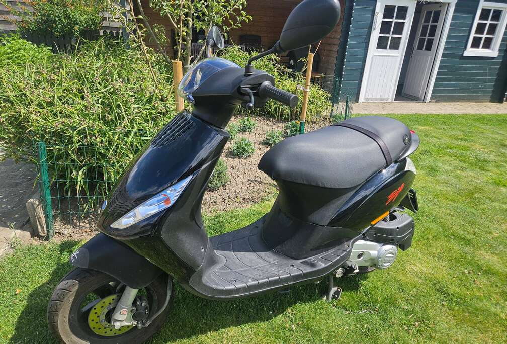 Piaggio Piaggio zip 50cc bromfiets A klasse