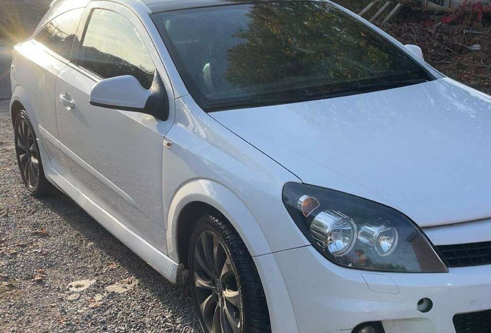 Opel GTC 1.7 CDTi Sport FAP