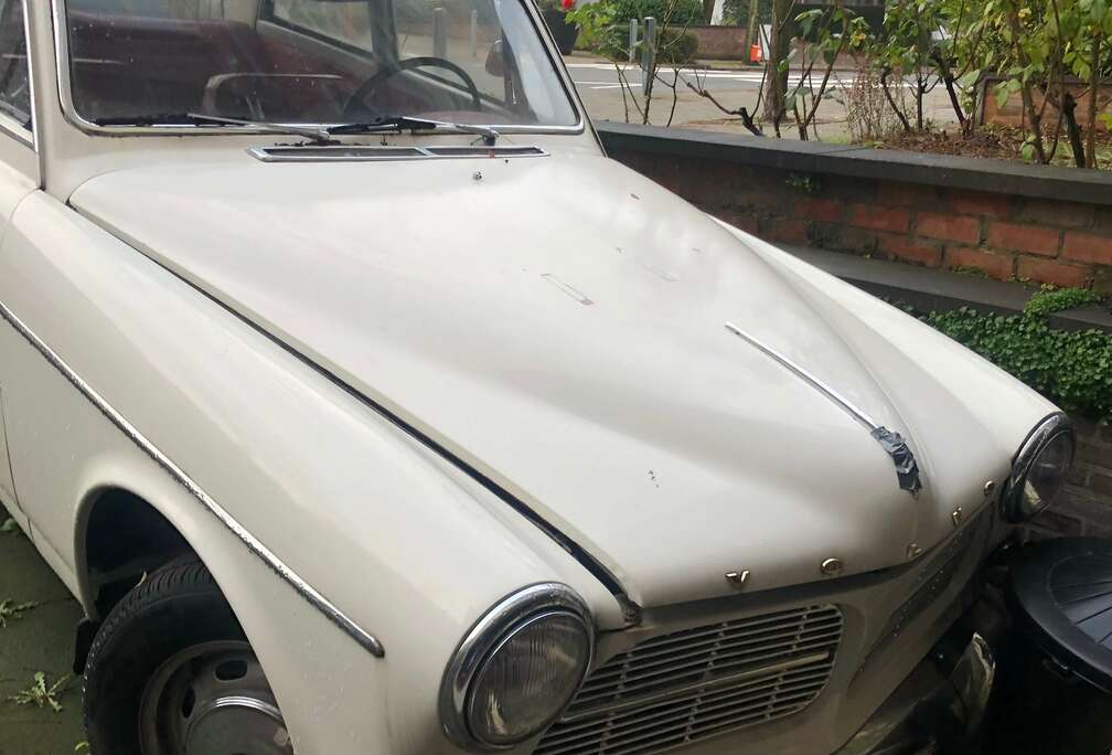 Volvo P1300, 1800cc, Blanche int rouge