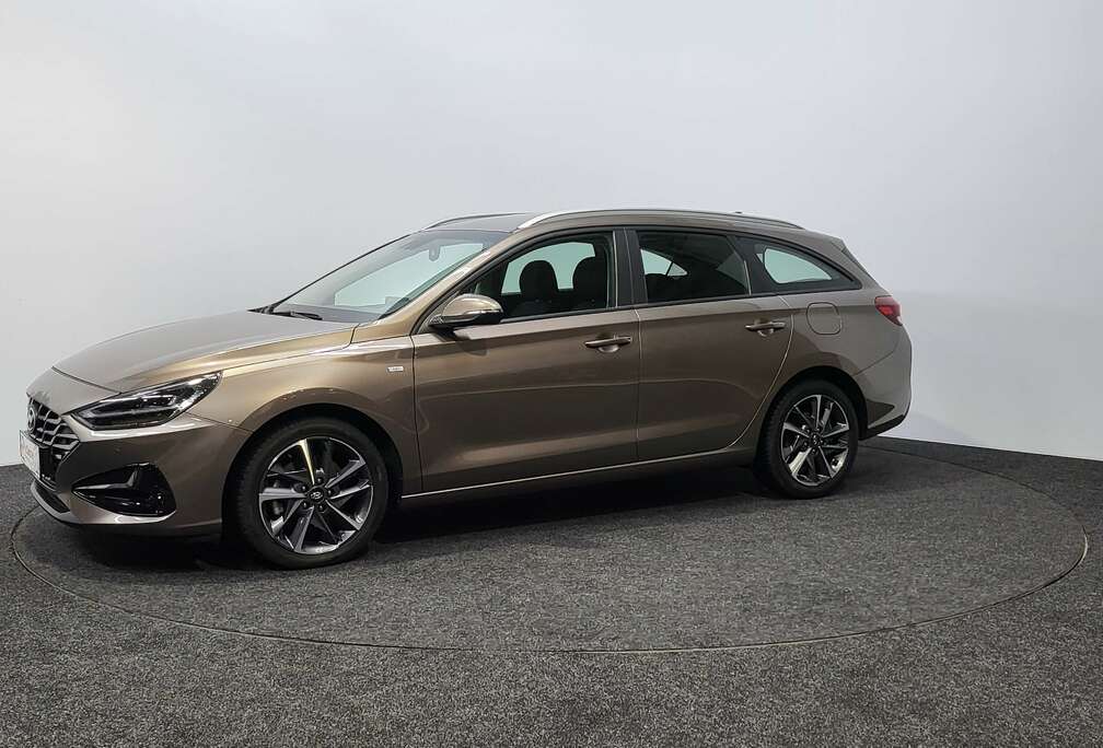 Hyundai Break  1.5 T-GDI MHEV  Automaat  Led  Camera