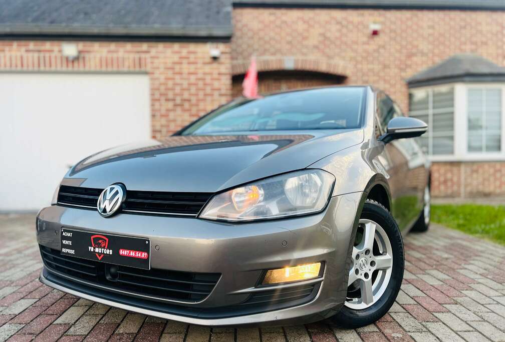 Volkswagen Golf 1.2 TSI Highline DSG/ CARPLAY / NAVIGATION