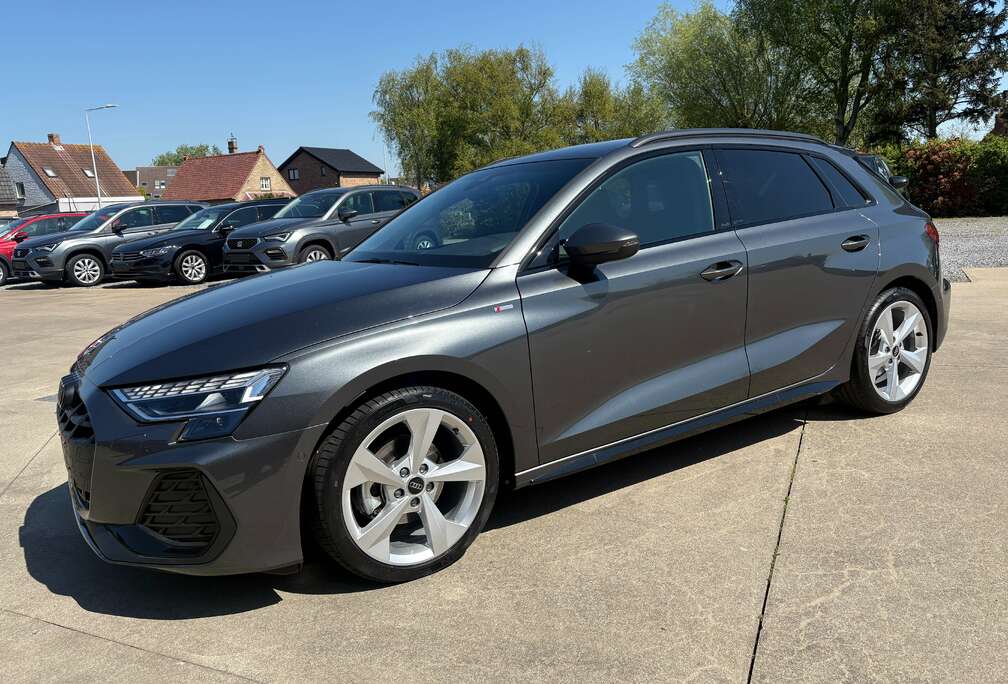 Audi A3 Sportback 30 TFSI MHEV S line S tronic Shadow Line