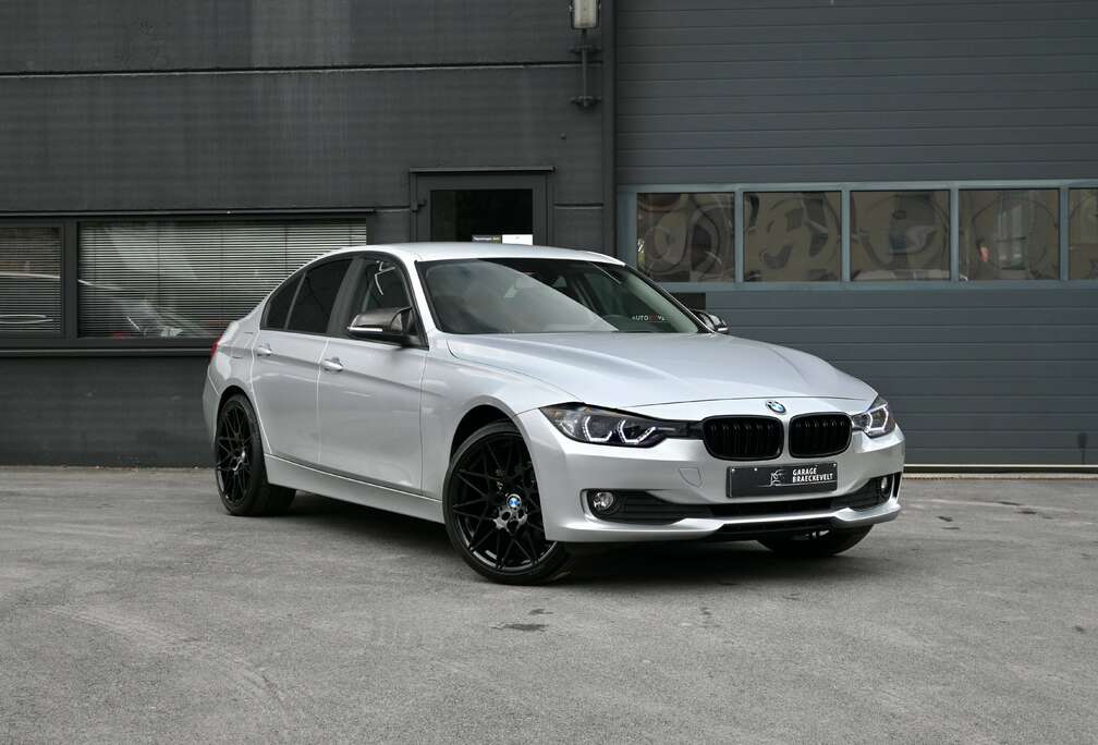 BMW i - Navi - PDC - 340i uitlaat - Bleutooth - 20inch