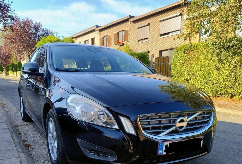 Volvo BUSINESS DRIVe 115 ch Momentum Business Powershift