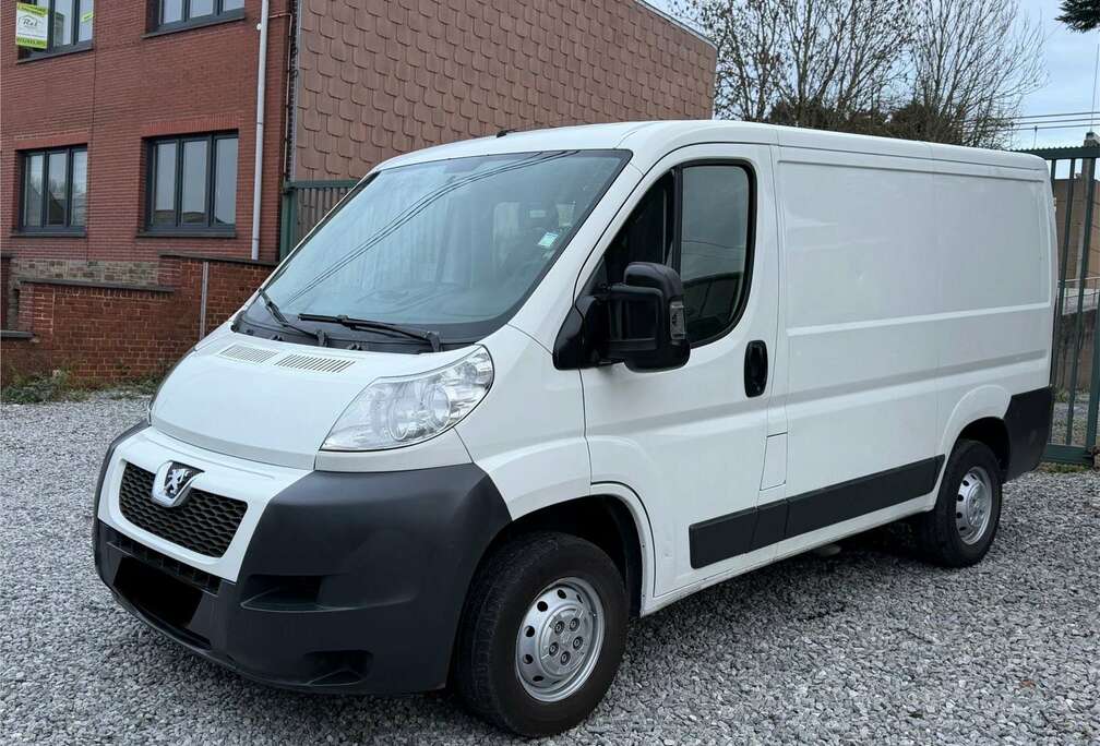 Peugeot HDi 335 L2H1