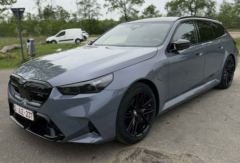 BMW Touring PHEV 4.4 AS (535 kW) 727 Pk