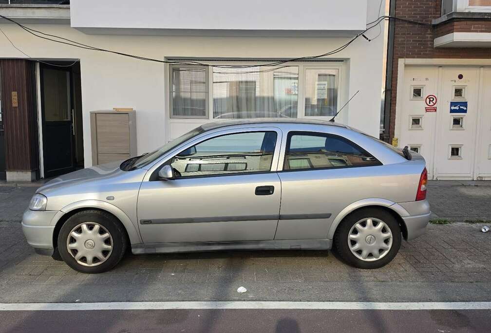 Opel 1.4i XE 16v Edition 2000