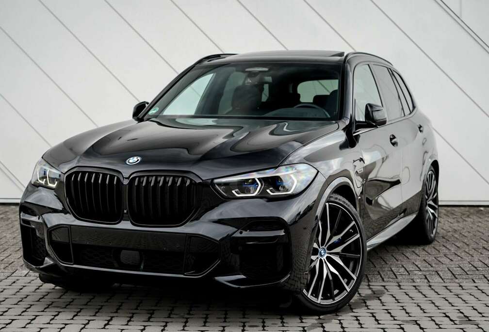 BMW xDrive45e DISPLAY KEY | 360 CAMERA | LASER | HUD | PANO | KEYLESS | PROF. DRIVING ASSISTANCE | GEKOELDE ZETELS |