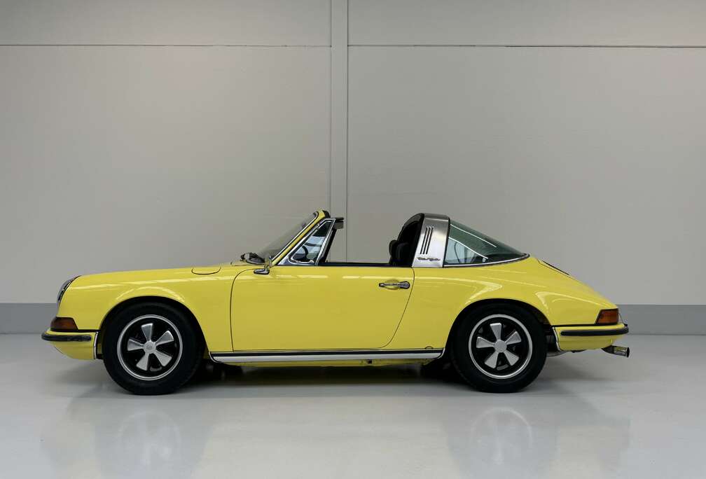 Porsche 2.4T Targa *nut and bolt restored*