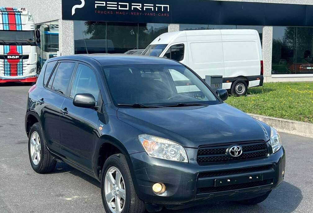 Toyota 2.2 D-4D 4x4 Sol - AIRCO, NAVI, TREKHAAK, LEDER