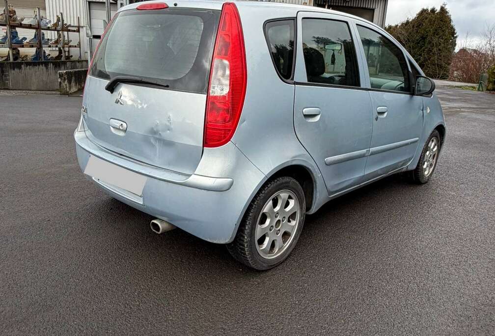 Mitsubishi 1.3i    PRTE  TRE IMMATRICULÉ