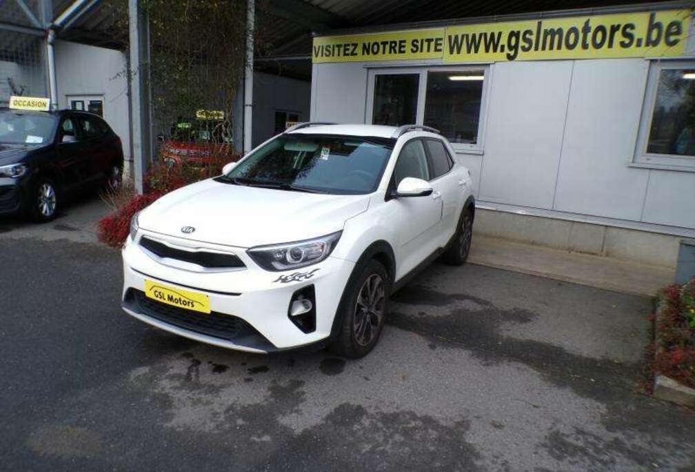 Kia 1.4i 100 blanc 12/18 Airco GPS 7900eur marchand