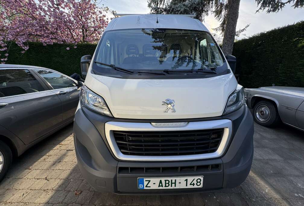 Peugeot 2.0 BlueHDi tres belle voiture long chassie
