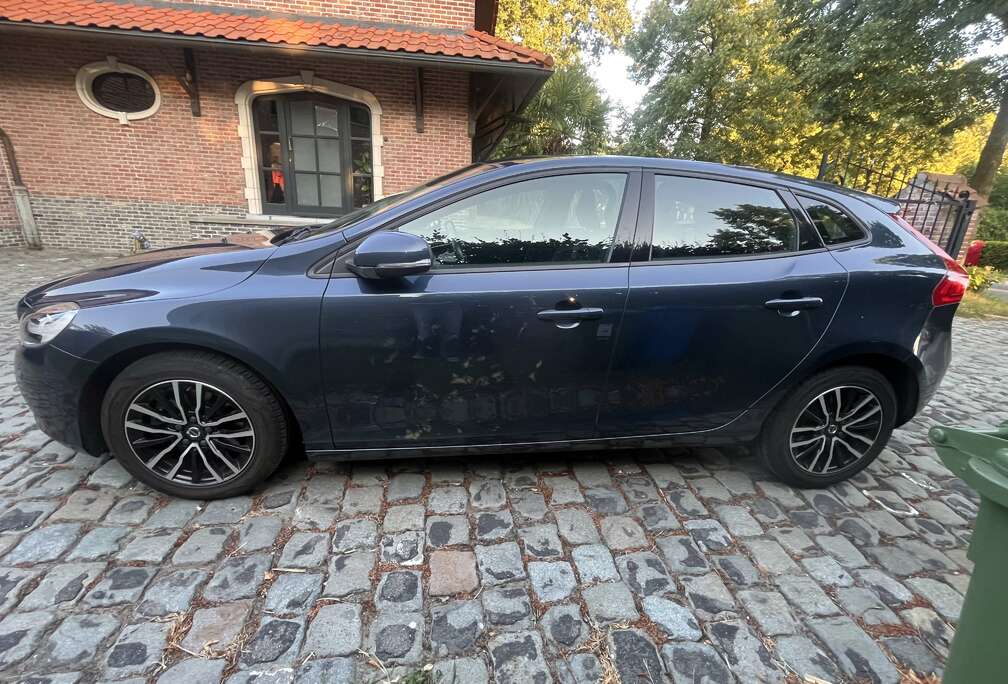 Volvo V40 T2 Black Edition