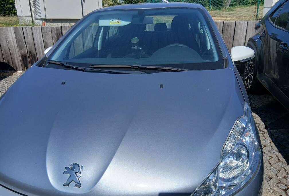 Peugeot 1.2i PureTech Like S&S (EU6.2) avec attache remorq