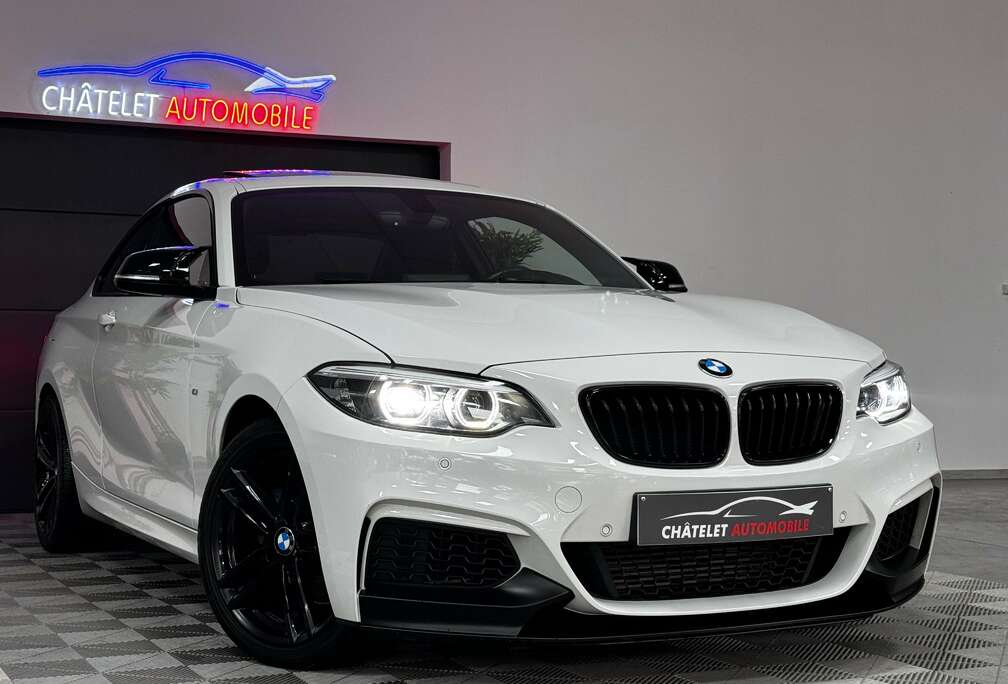 BMW 218i//PACK-M//IXENON//GPS//SIEGE ALCANTARA/JANTES/