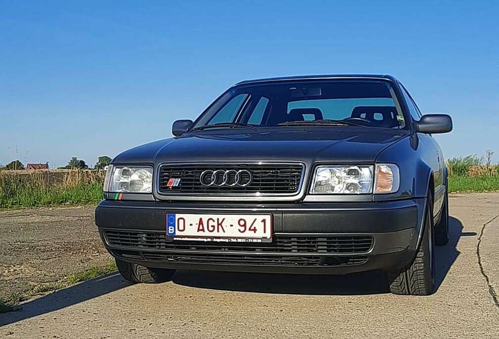 Audi S4 2.2 TURBO