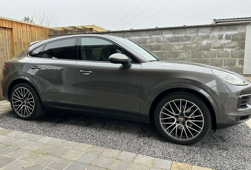 Porsche E-Hybrid Coupe Chrono Pano Keyless Full Option