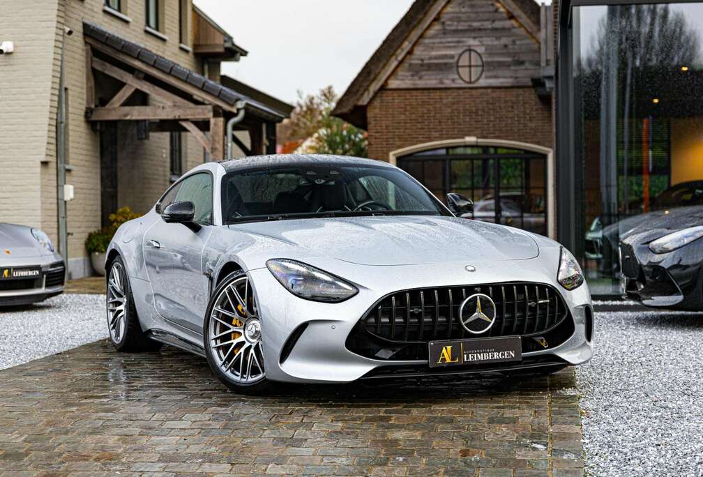 Mercedes-Benz 63 4-Matic+ / Carbon / AMG Performance stoelen