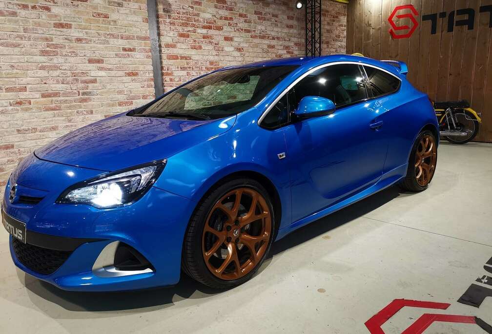 Opel OPC 2.0. 50800KM. 370 PK. NIEUWSTAAT