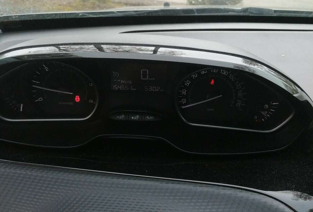 Peugeot 2008 1.6 BlueHDi Style