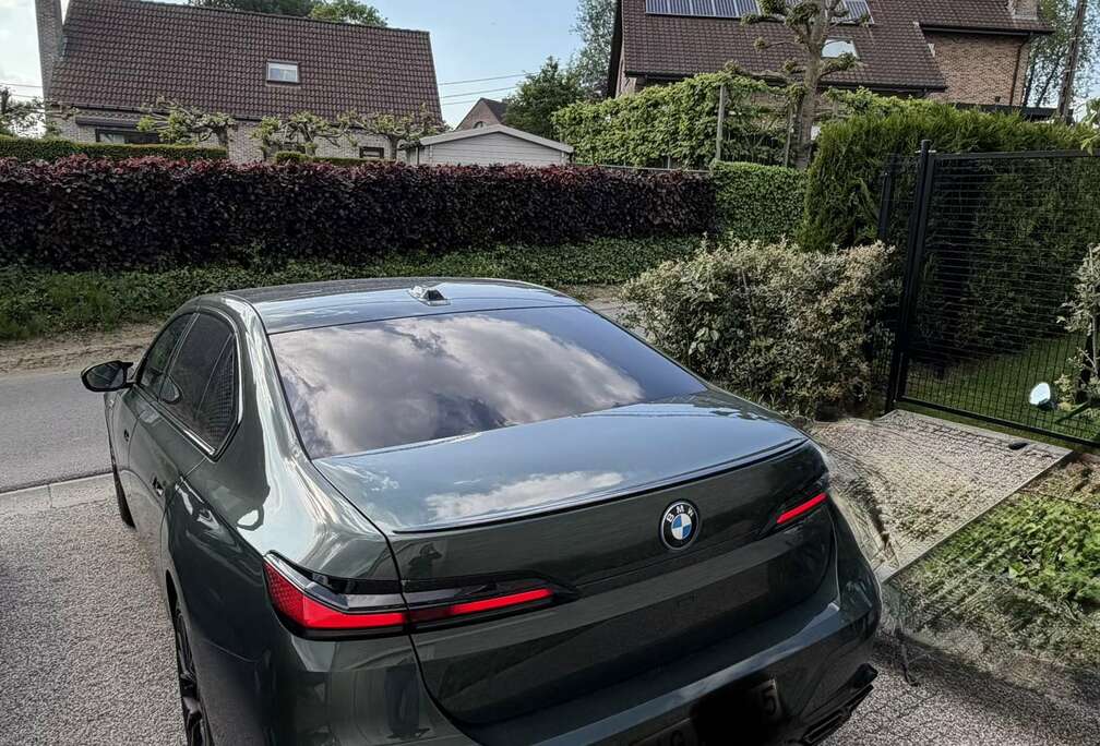 BMW M760eXAS PHEV (420 kW)