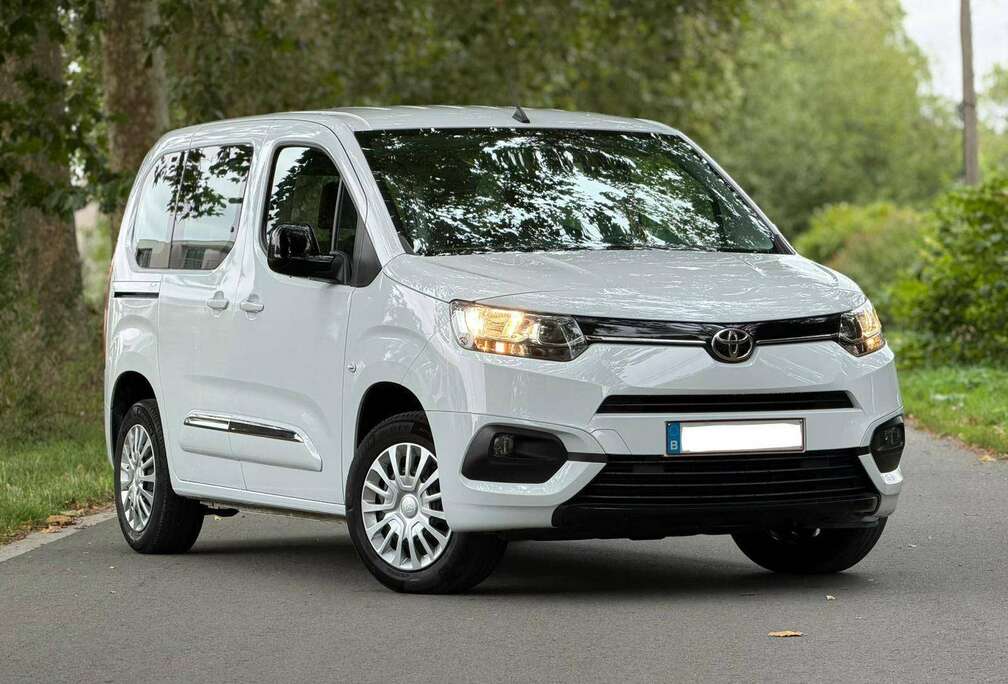 Toyota Verso -1.5l - 5 places - Garantie 12 mois