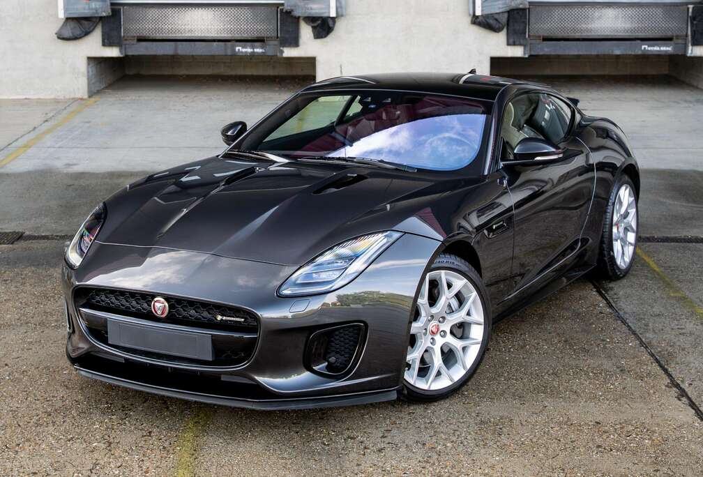 Jaguar P300 R-Dynamic/Pano