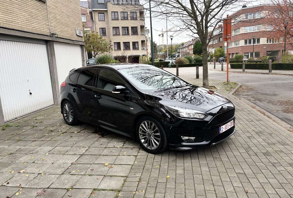 Ford ford focus banzine full option 2018 perfect staat