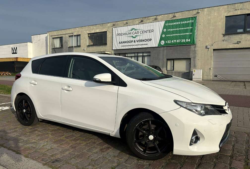 Toyota Auris 2.0 D-4D Dynamic / EXPORT OF HANDEL ZO MEENEMEN /