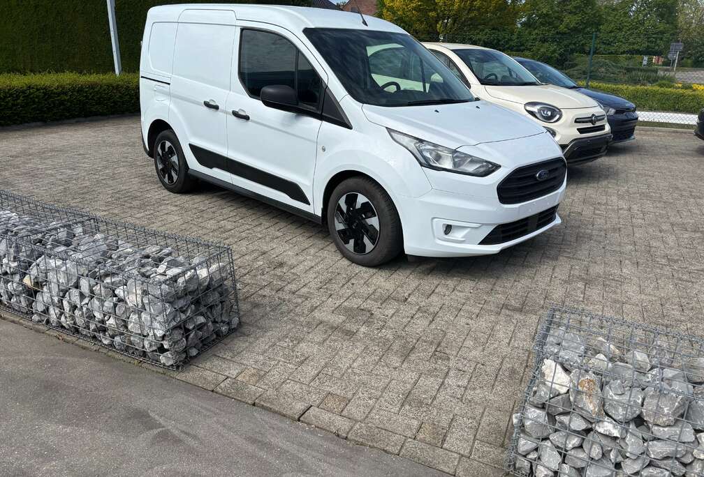 Ford 1.5 TDCi Trend.  Airco pdc + camera navi