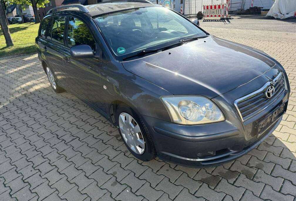 Toyota Avensis 1.8i VVT-i 16v Linea Terra