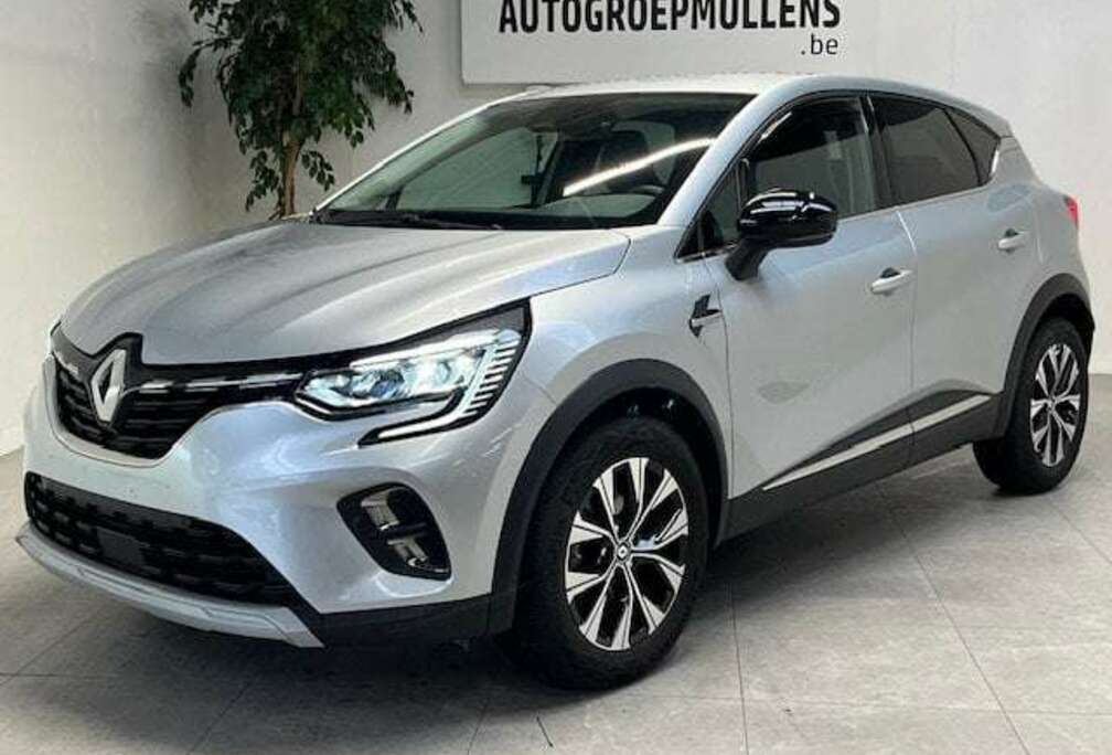 Renault hybrid TCe Techno EDC 160