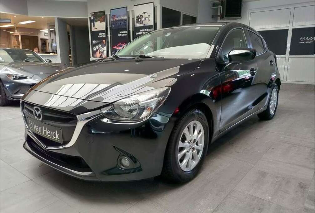 Mazda 1.5 SKYACTIV G 90pk * PLUG *