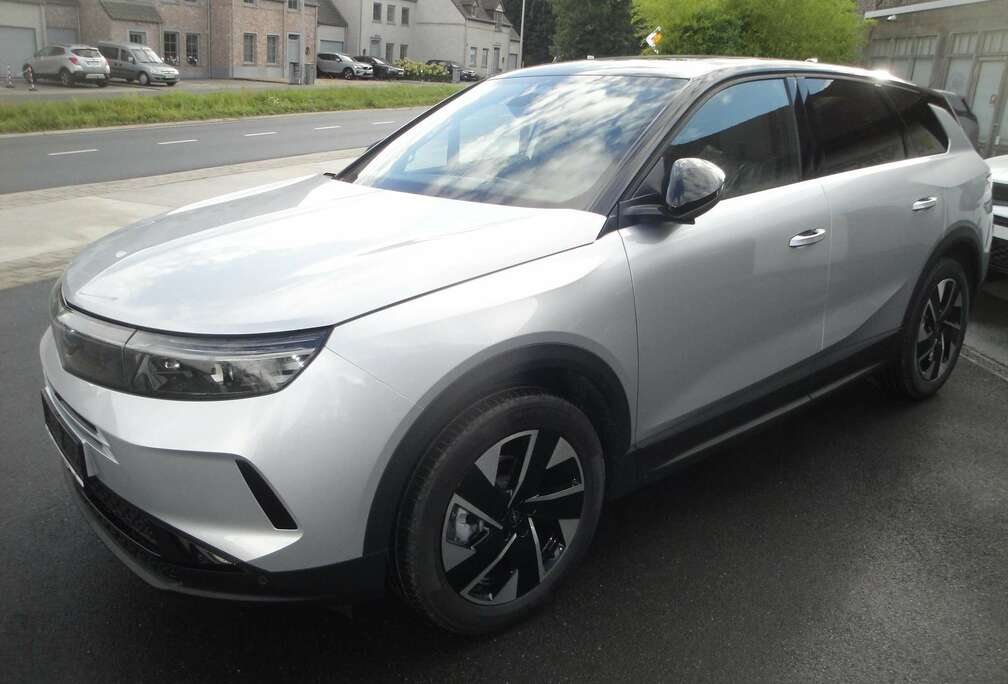 Opel Grandland 1.2 DI Hybrid 48 V Automatik GS