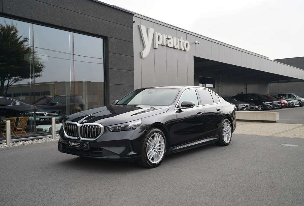 BMW i5 eDrive40 Camera DAB 19\