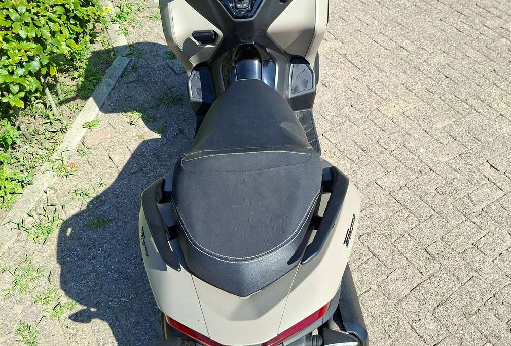 300